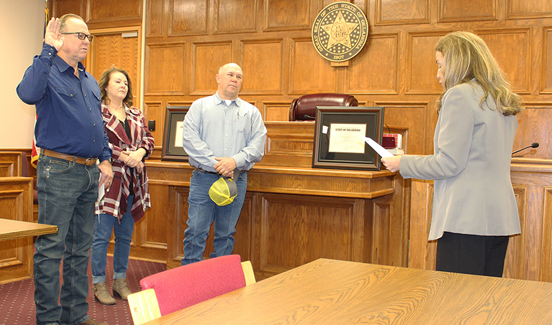County officials sworn into office Tuesday; Blevins named board chairman, issues call for teamwork